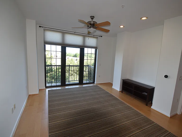 444 W Broad St #530 — Photo 7