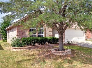 9113 Winding River Dr, Fort Worth, TX 76118