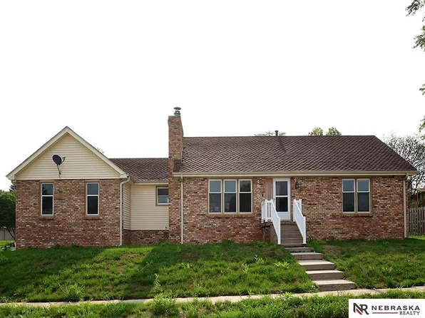 4955 Lakeshore Dr, Omaha, NE 68135