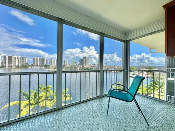 2861 Leonard Dr, Aventura, FL