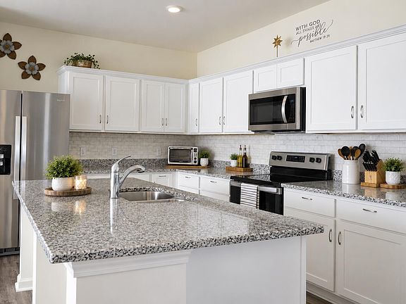 5th image of 125 Lyra Ln