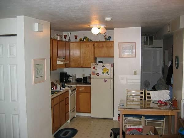 2nd image of 16 W Pike St APT 2