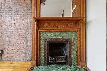 Rented by R New York