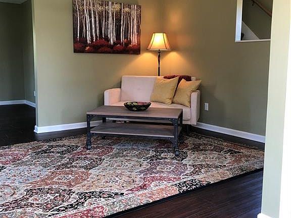 2nd image of 1071 Shannon Ave