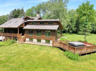 N3075 Hardscrabble Rd, Dousman, WI 53118