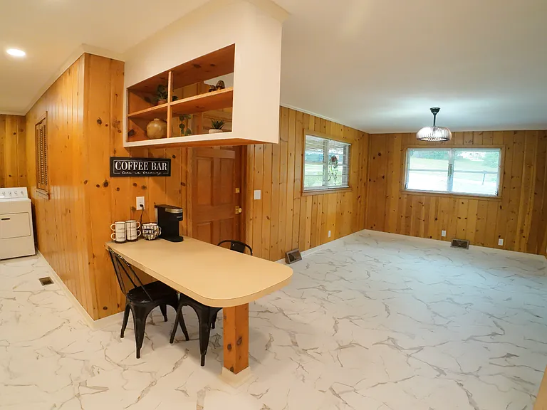110 Willow Dr — Photo 5