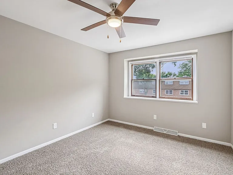 Woodland Reserve Apartments — Photo 22