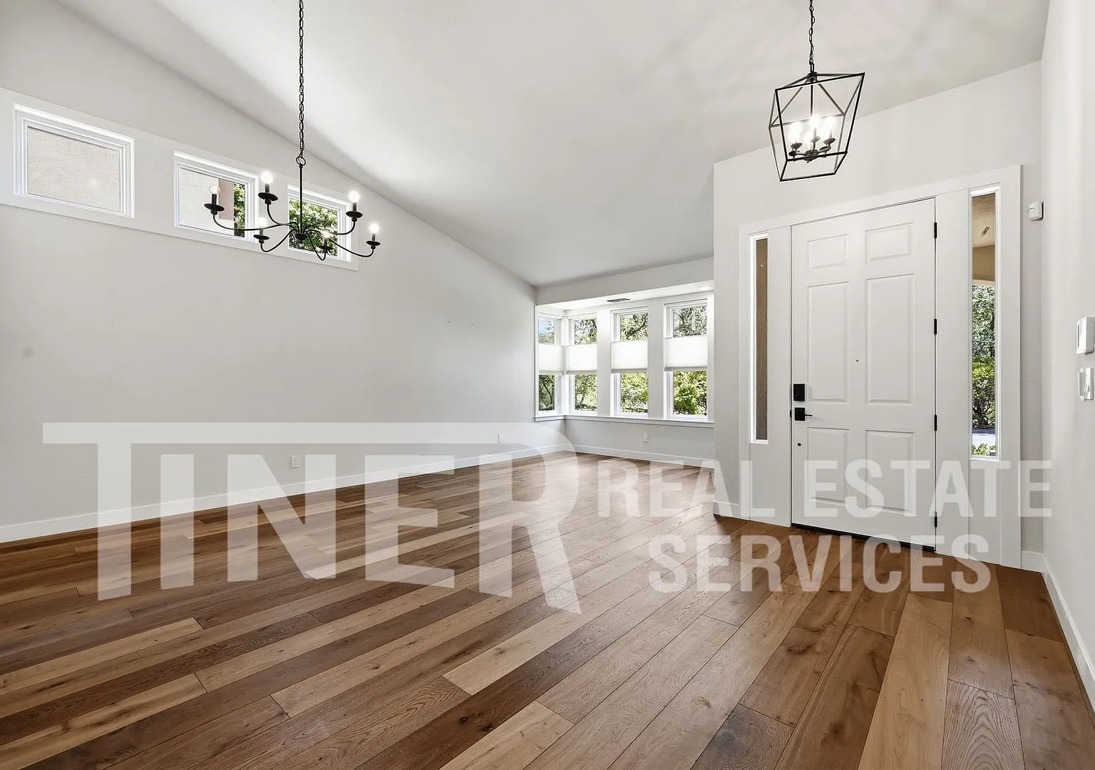 1464 Willow Bend Rd - Tier 1 — Photo 2