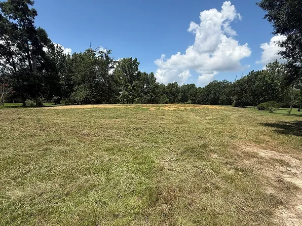3705 Woodway Dr, Orange, TX 77630
