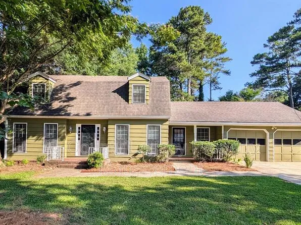 1422 Fairfield Dr SW, Lilburn, GA 30047