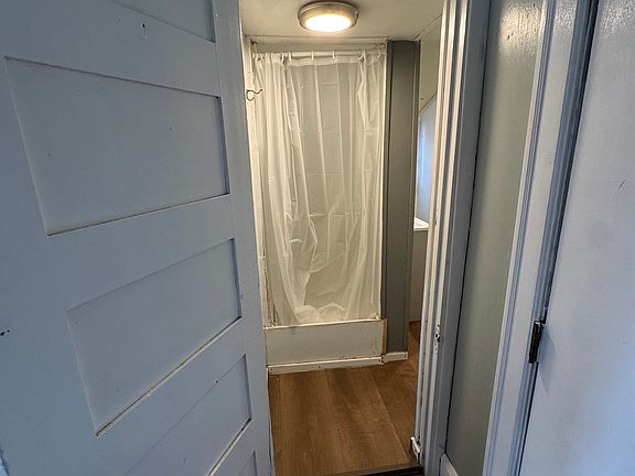 5th image of 428 W Bancroft St #5