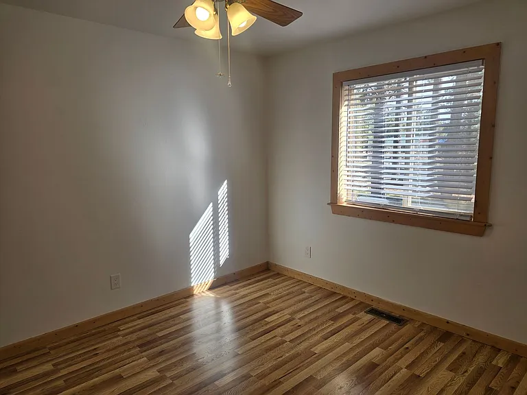278 Lakewood St — Photo 8