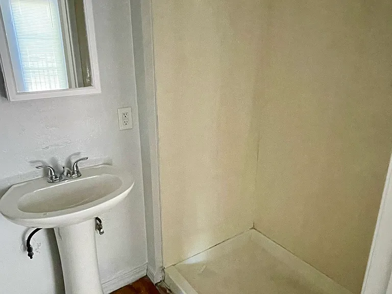 1226 W Roosevelt St — Photo 22