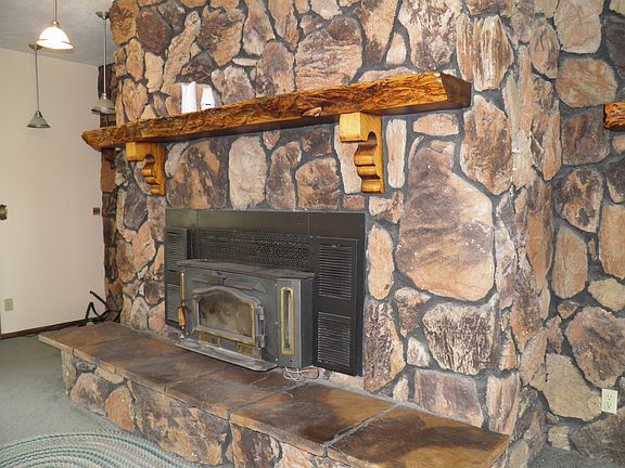 2nd image of 458 Lindsey Ln