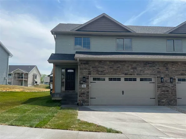 712 Hillside Dr, Tiffin, IA 52340