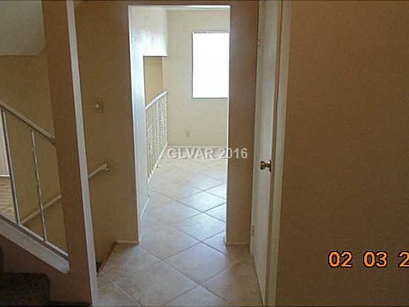 4th image of 713 Cragin Park Dr