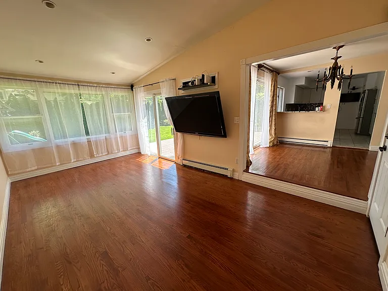 26 Midland Rd — Photo 5