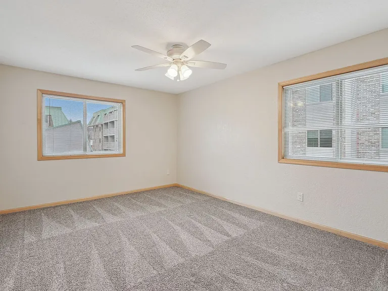 Larpenteur Estates Apartments — Photo 63