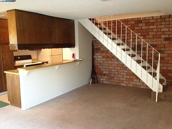 3rd image of 2104 Lemontree Way