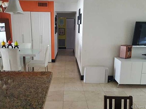 5th image of 7812 NW 68th Ave