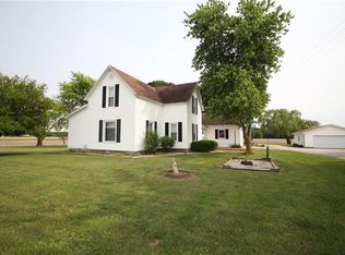 8087 E Countryside Ln, Claremont, IL 62421