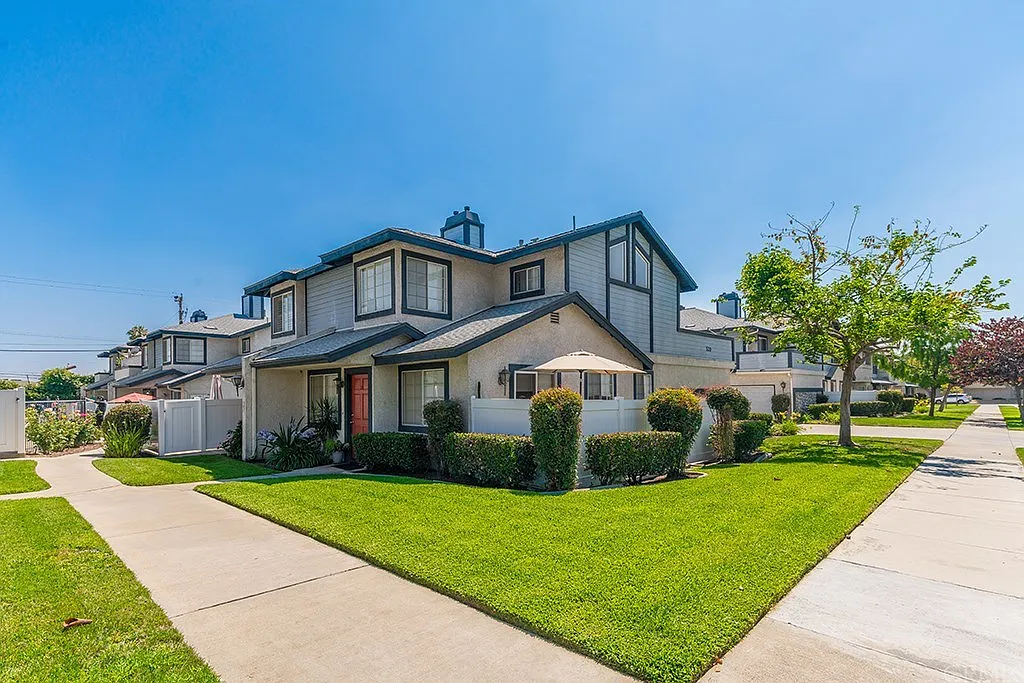 520 Claraday St APT 9 photo 1