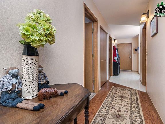 3rd image of 3354 Fernwood Ave