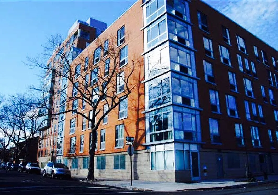 1 bed, 800 sqft, $2,400 — Photo 2