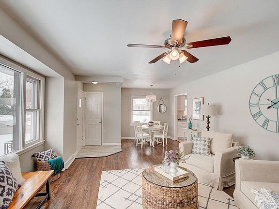 2nd image of 203 W Lexington Blvd