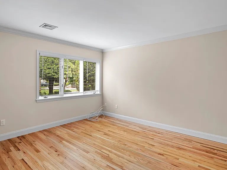 802 Heritage Hls — Photo 24