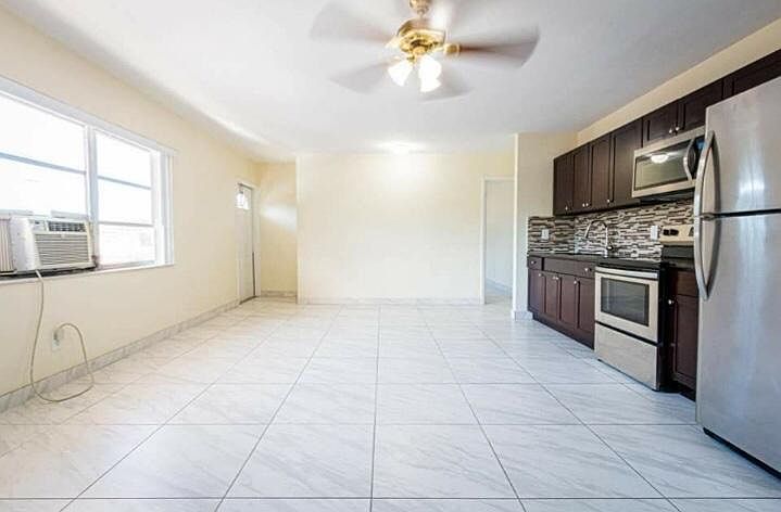 1st image of 733 Curtiss Pkwy APT 6