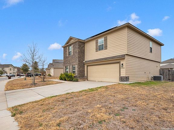 3rd image of 13430 Sendero Roble