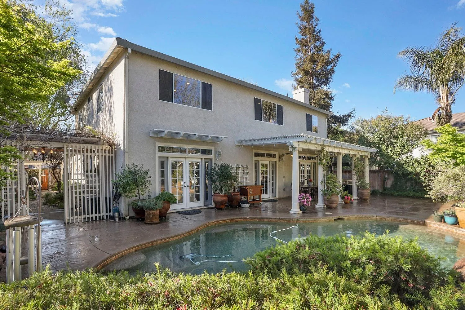 6582 Brook Hollow Cir photo 1