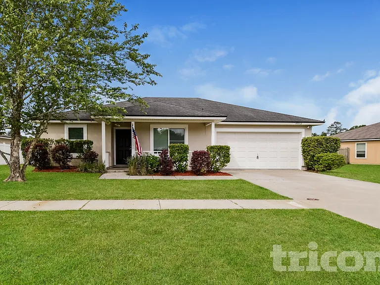 45512 Ingleham Cir — Photo 1