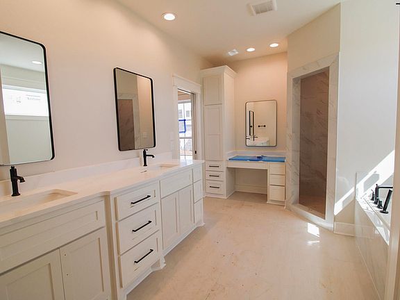 5th image of 1010 Ridgeview Cv