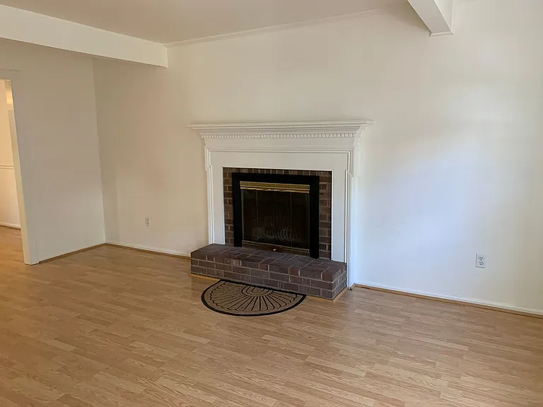 114 Southampton Ct #1 — Photo 4
