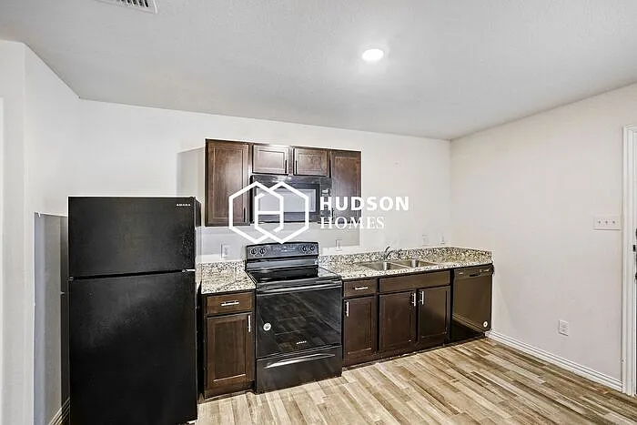 718 Garland Ave #A — Photo 9
