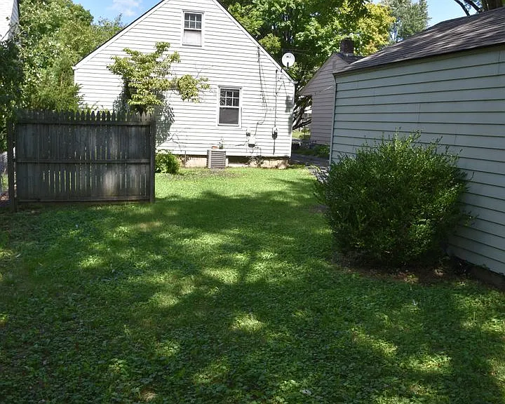 263 E Beechwold Blvd — Photo 18
