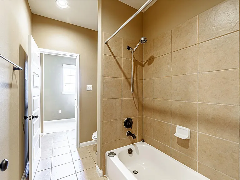4607 Rockton Hills Ln — Photo 40