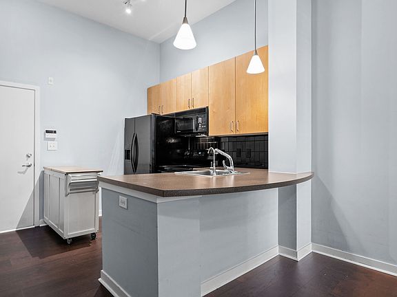 2nd image of 2125 Southend Dr APT 102