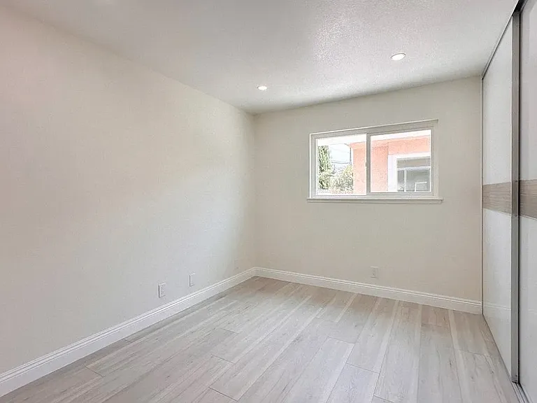 8511 Hyacinth St — Photo 3