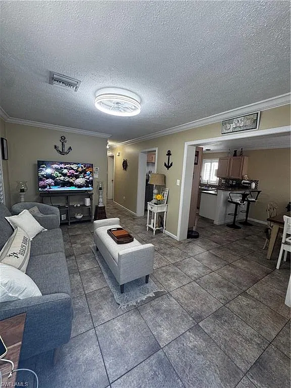 2 bed, 1.5 bath, 1000 sqft, $4,250 — Photo 4