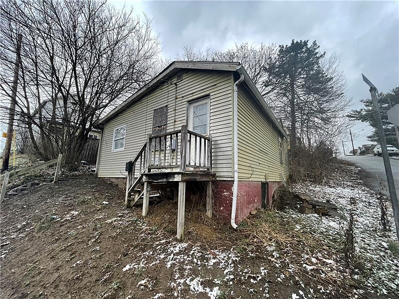 2825 2823 Stewart St Mckeesport PA 15132 MLS 1651658 Zillow   9745f779d0ef52df97c5f79b38a3baab Cc Ft 1536 