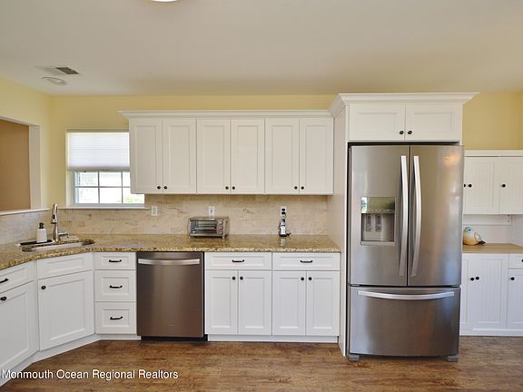 5th image of 2648 Lancaster Ln