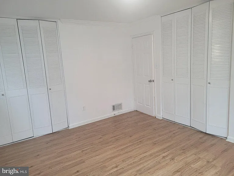 6818 Rolling Rd — Photo 27