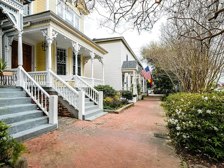 414 E Gaston St — Photo 27