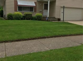 14188 Lisa Dr, Maple Heights, OH