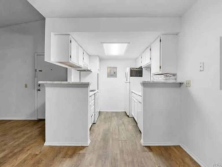 910 S Walden St #206 — Photo 16