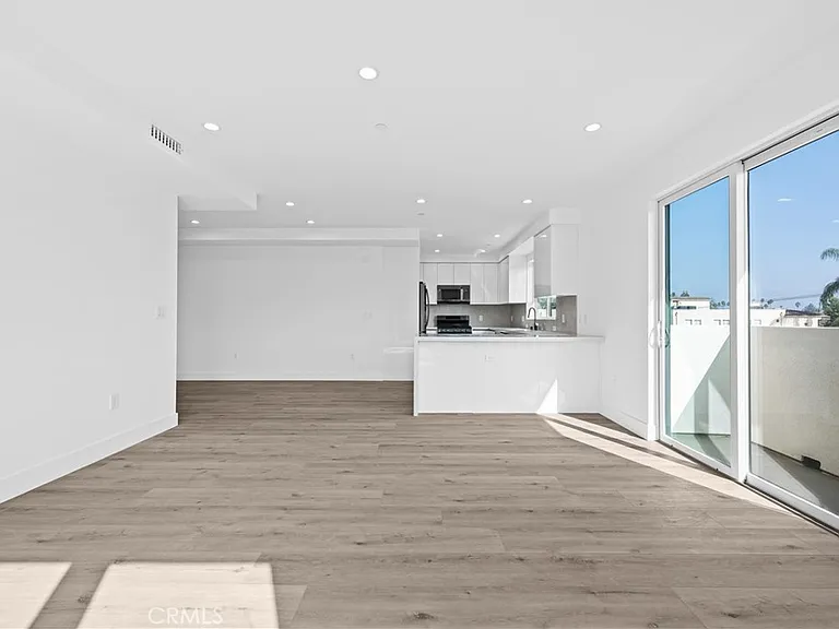 4214 Fulton Ave #203 — Photo 7
