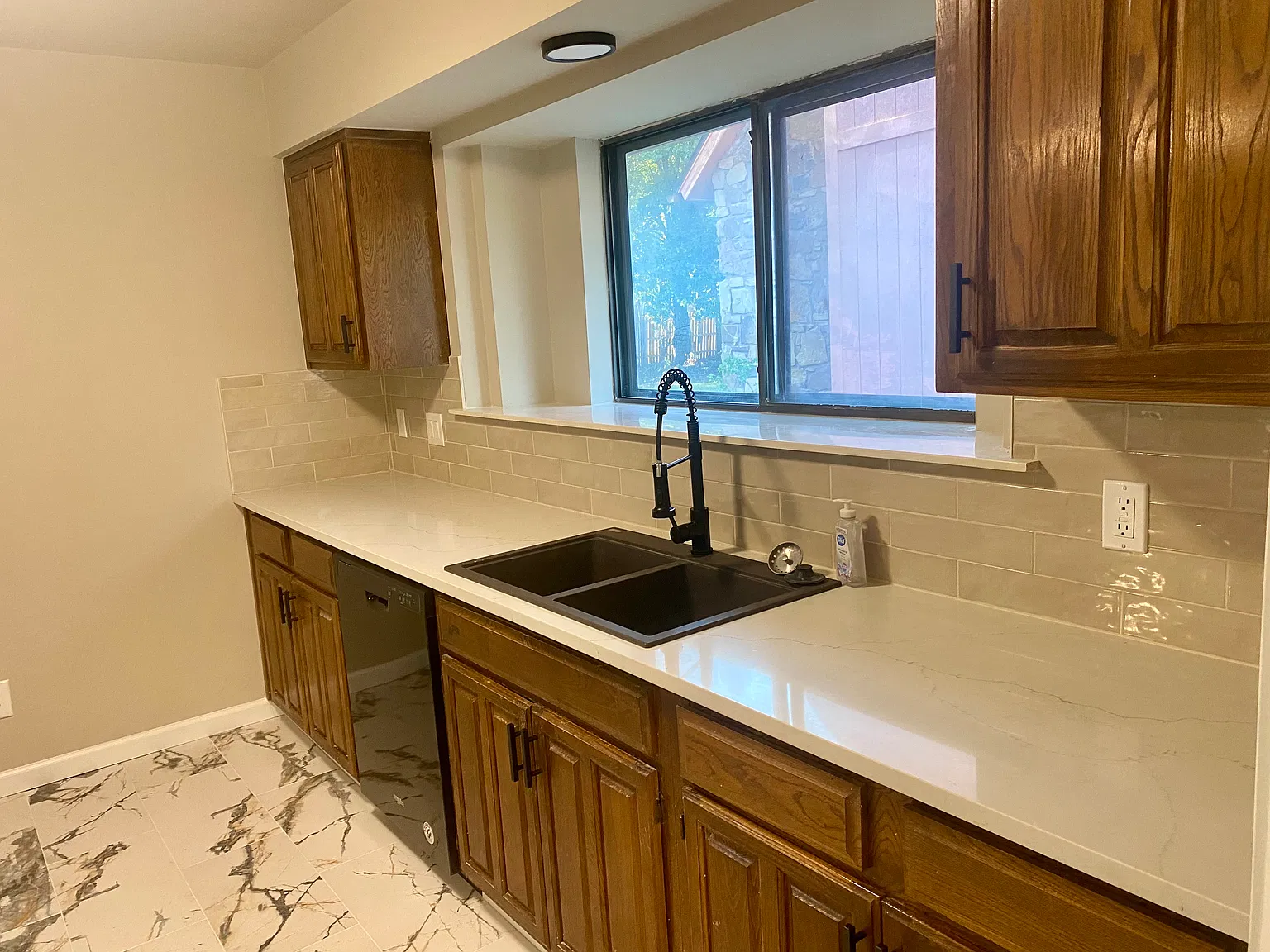 3 bed, 1421 sqft, $1,750 — Photo 3